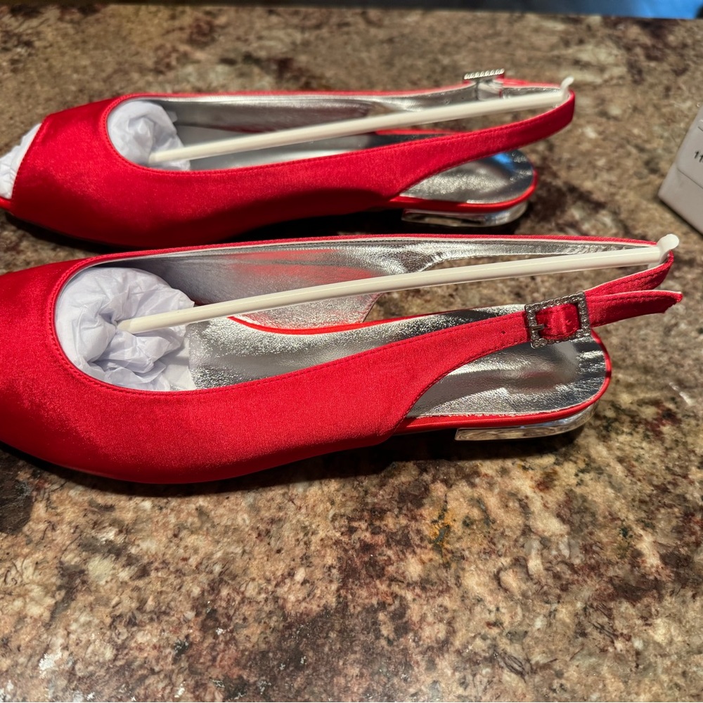 NEW Elegant Red Slingback Flats